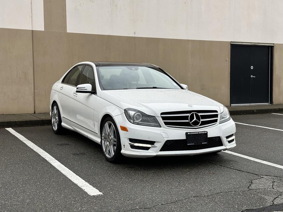 2014 Mercedes-Benz C-Class display photo