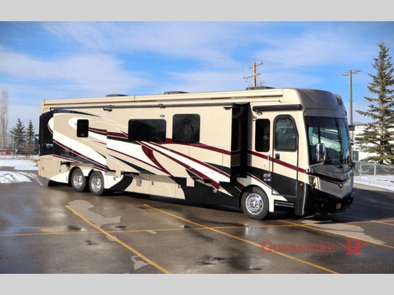 Used 2018 Fleetwood RV Discovery 44H display photo