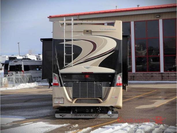 Used 2018 Fleetwood RV Discovery 44H image 5