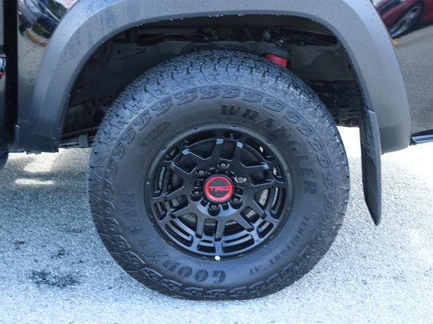 2023 Toyota Tacoma TRD Pro - Navigation, Heated Seats, Leather image 7