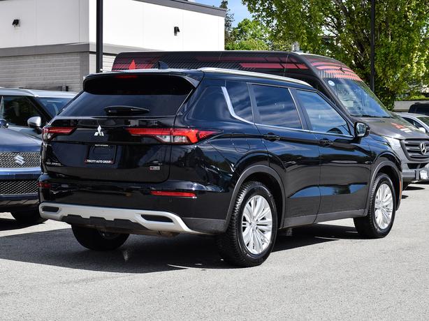 2022 Mitsubishi Outlander SE - Heated Seats, Sunroof, Power Liftgate image 5