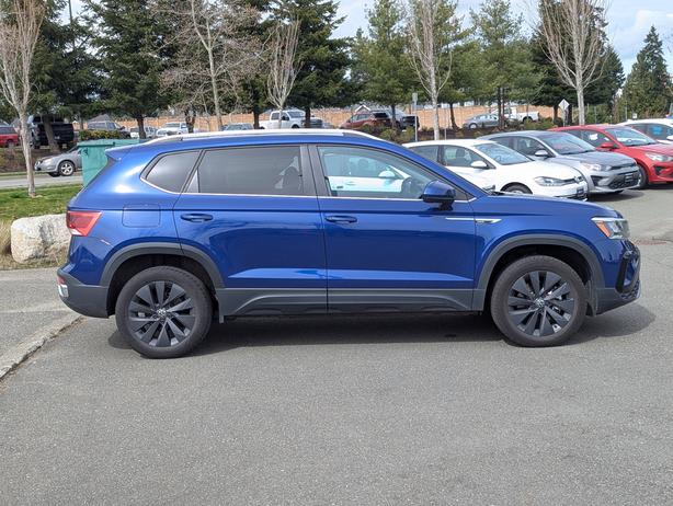 2024 Volkswagen Taos Comfortline - No Accidents, Heated Seats, Sunroof image 5