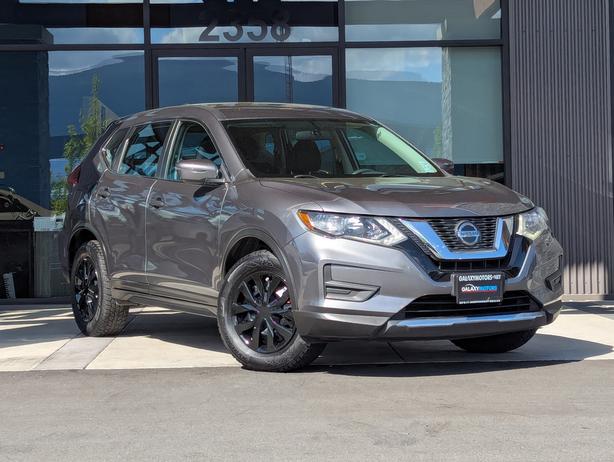 2018 Nissan Rogue S - Heated Seats, Android Auto/Apple CarPlay image 4