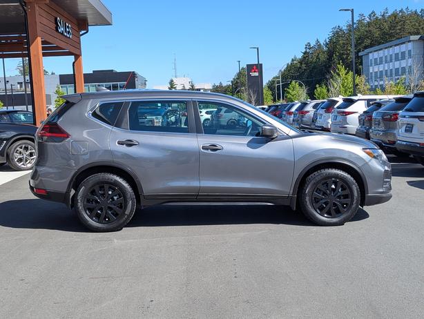 2018 Nissan Rogue S - Heated Seats, Android Auto/Apple CarPlay image 5
