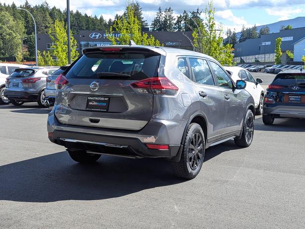 2018 Nissan Rogue S - Heated Seats, Android Auto/Apple CarPlay image 6