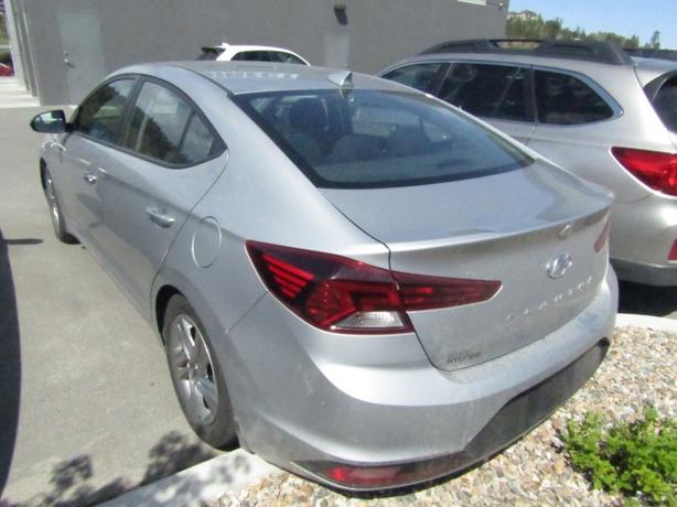 2020 Hyundai Elantra Preferred w/Sun & Safety Package BLINDSPOT! HEATED SEAT AND image 3