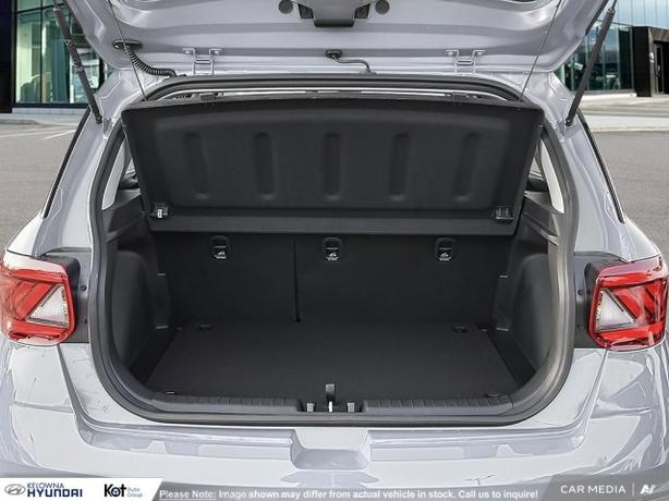 2025 Hyundai Venue Preferred demo image 7