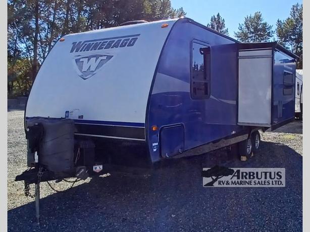 Used 2016 Winnebago Industries Towables Minnie 2401 RG image 3