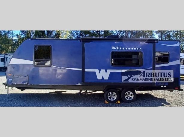 Used 2016 Winnebago Industries Towables Minnie 2401 RG image 4