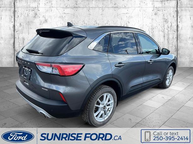 2022 Ford Escape SEL image 5