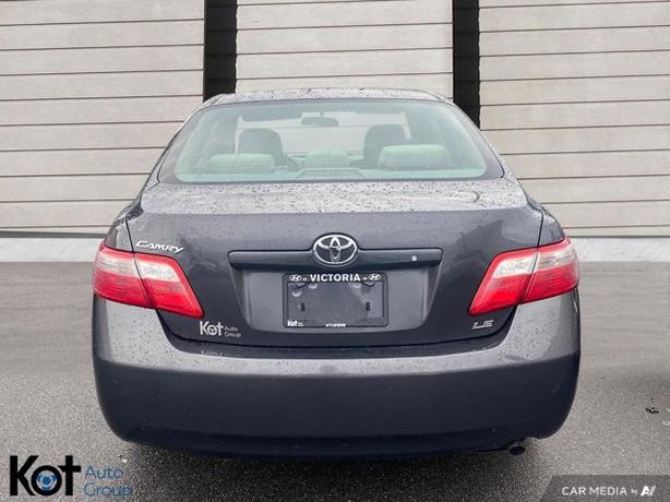 2009 Toyota Camry LE - 2 BRAND NEW TIRES AND NEW BATTERY! SWEET LITTLE FIRST CAR image 5