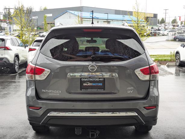 2015 Nissan Pathfinder S - 4x4, Heated Seats, 7 Passenger image 7