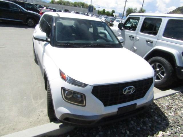 2023 Hyundai Venue Essential APPLE CAR PLAY! BACKUP CAMERA! FORWARD COLLISION! display photo