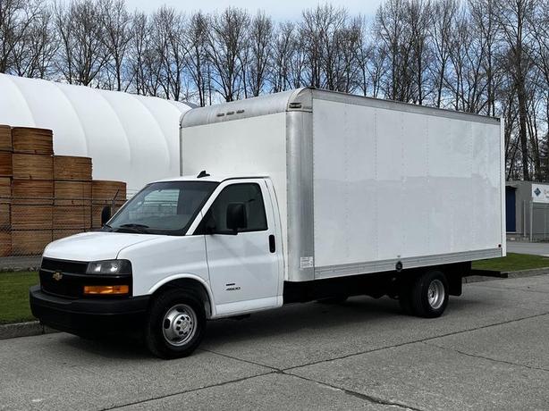 2019 Chevrolet Express G4500 16 Foot Cube Van With Ramp image 5