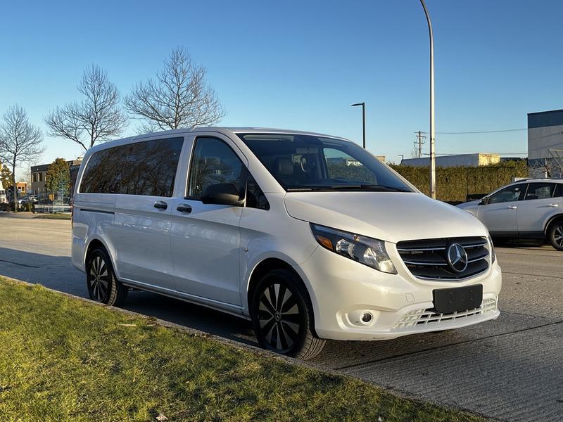 2022 Mercedes-Benz Metris 7 Passenger Van display photo