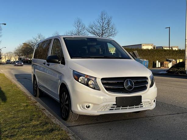 2022 Mercedes-Benz Metris 7 Passenger Van image 2