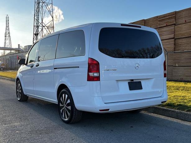 2022 Mercedes-Benz Metris 7 Passenger Van image 8