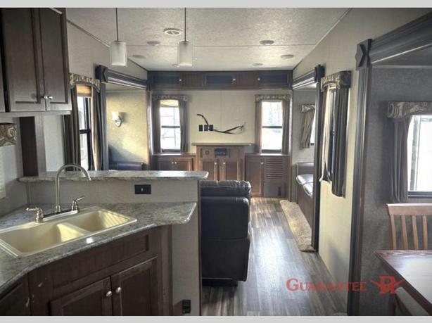 Used 2017 Keystone RV Hideout 315RDTS image 7