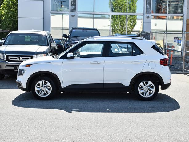 2022 Hyundai Venue Preferred - Heated Steering Wheel, Heated Seats image 3