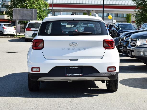 2022 Hyundai Venue Preferred - Heated Steering Wheel, Heated Seats image 5