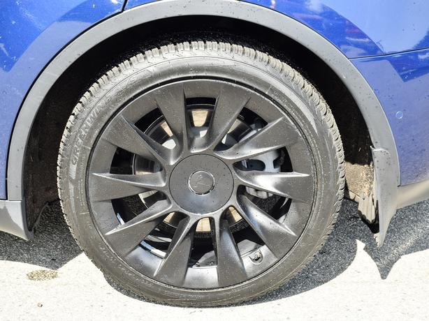 2021 Tesla Model Y Standard Range - One Owner, Sub Zero Package image 7