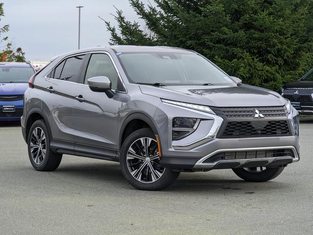 2022 Mitsubishi Eclipse Cross SE - 4x4, No Accidents, Heated Seats image 4