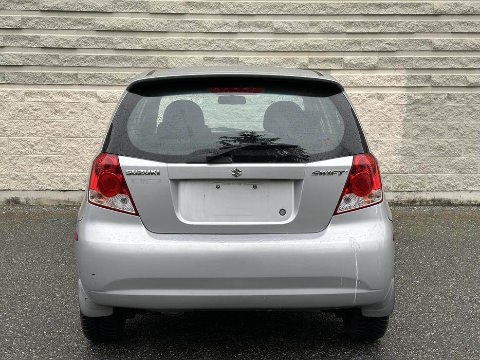2007 Suzuki Swift display photo