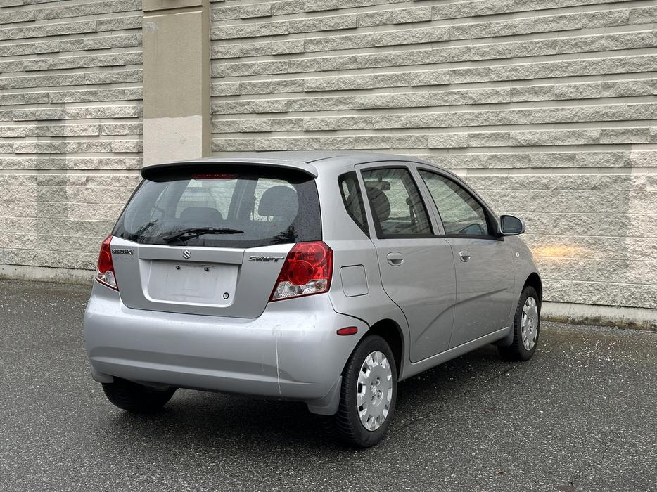 2007 Suzuki Swift display photo