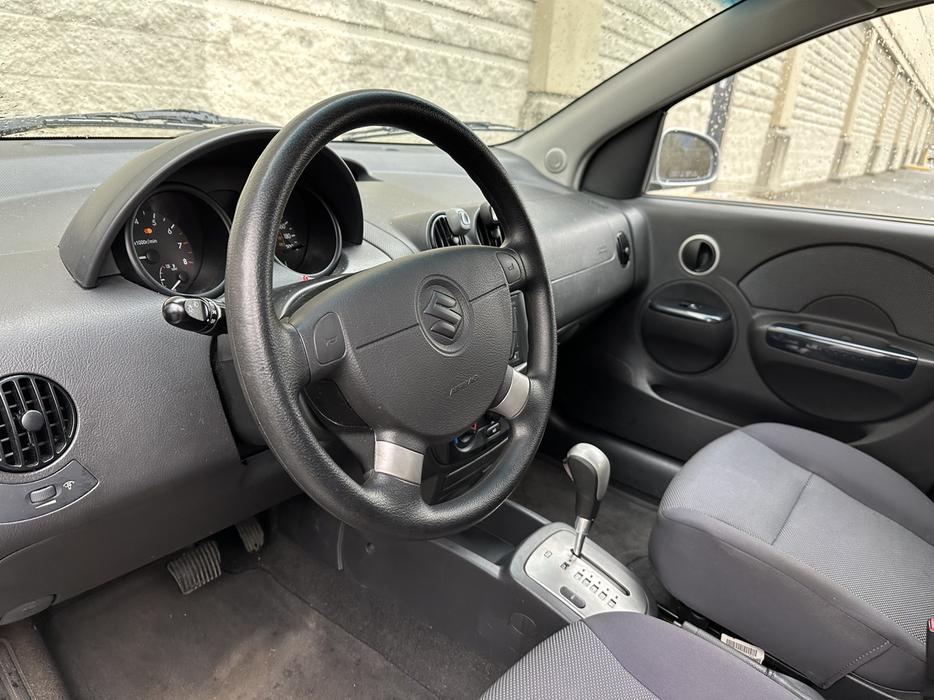 2007 Suzuki Swift display photo