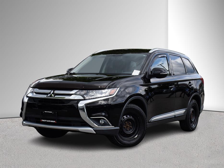 2016 Mitsubishi Outlander SE Touring - One Owner, Sunroof, Rearview Camera display photo