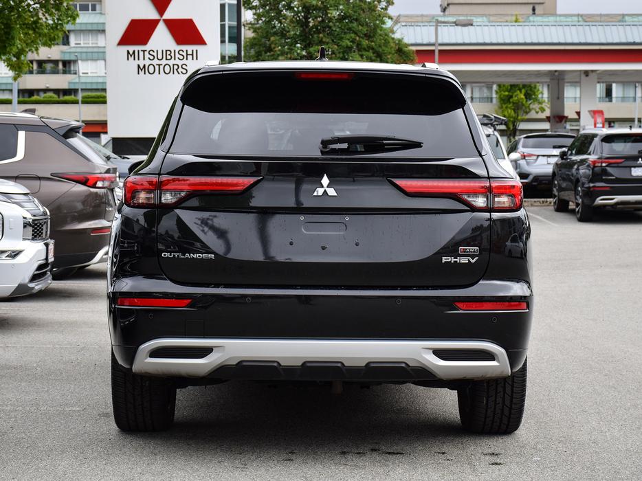 2023 Mitsubishi Outlander PHEV GT Premium - Massage Seats, Navigation, Sunroof display photo