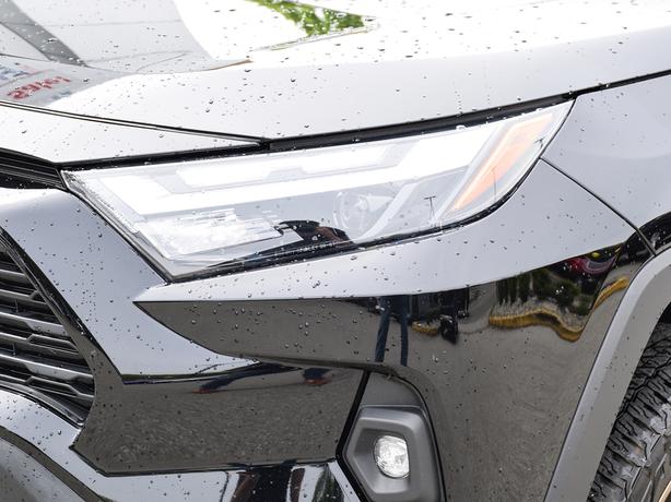 2023 Toyota RAV4 Hybrid, Woodland Edition, One Owner, No Accidents image 8