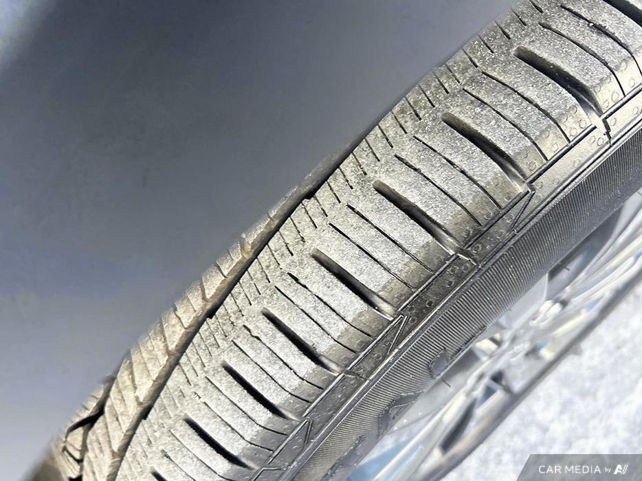 2023 Chevrolet Traverse RS Backup Camera, Heated Seats display photo