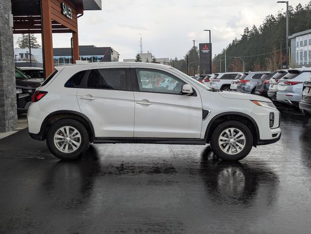 2021 Mitsubishi RVR SE - 4x4, Heated Seats, Apple CarPlay/Android Auto image 5