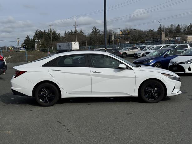 2023 Hyundai Elantra Preferred-Heated Seats, Backup Cam & Keyless Entry image 5