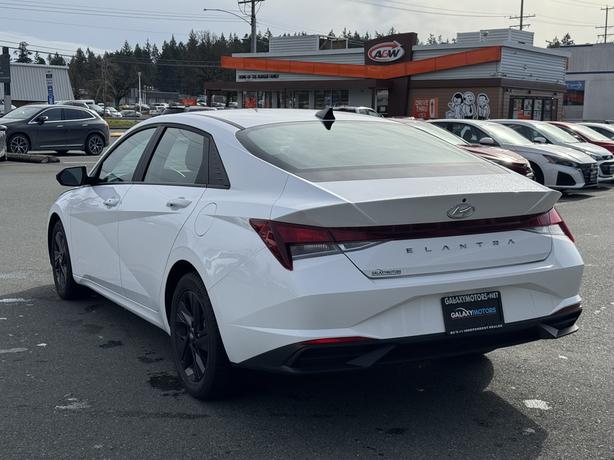 2023 Hyundai Elantra Preferred-Heated Seats, Backup Cam & Keyless Entry image 8