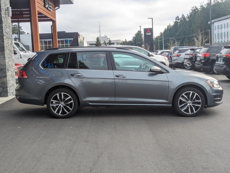 2016 Volkswagen Golf SportWagen Trendline - Leather, Sunroof, Heated Seats display photo