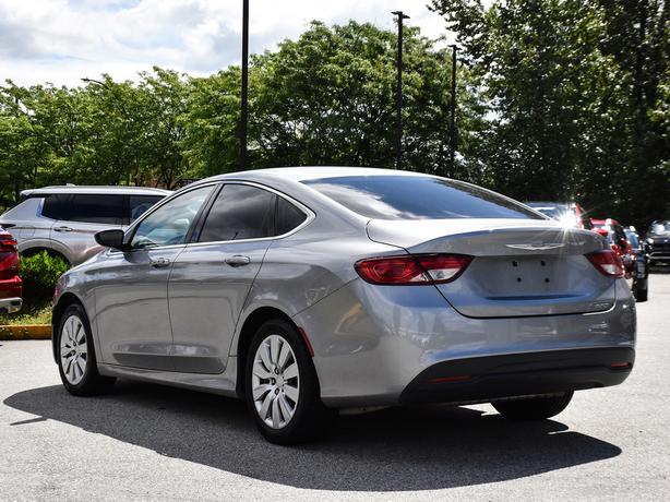 2016 Chrysler 200 LX - BlueTooth, No Accidents, Air Conditioning image 3
