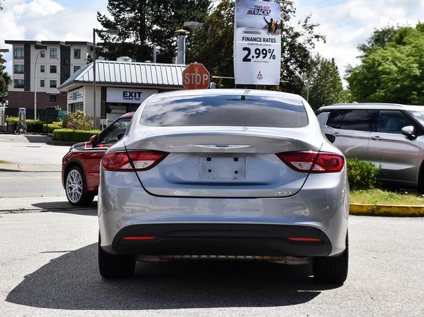 2016 Chrysler 200 LX - BlueTooth, No Accidents, Air Conditioning image 4