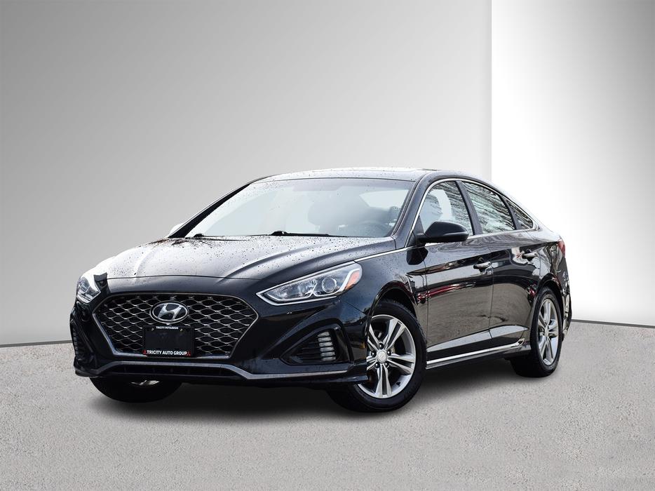2019 Hyundai Sonata Essential - Sport Package, Sunroof, Heated Seats display photo