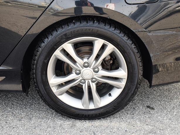 2019 Hyundai Sonata Essential - Sport Package, Sunroof, Heated Seats image 7