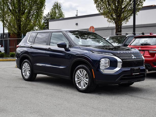 2024 Mitsubishi Outlander ES - No Accidents, One Owner, Heated Seats image 6