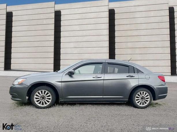 2013 CHRYSLER 200 image 3