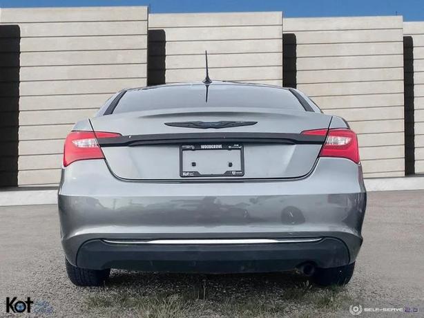 2013 CHRYSLER 200 image 5