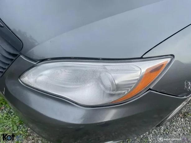 2013 CHRYSLER 200 image 8