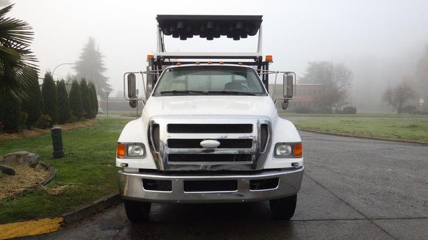 2008 Ford F-750 18 Foot Flat Deck Regular Cab 2WD Diesel Dually with Air Brakes  image 3
