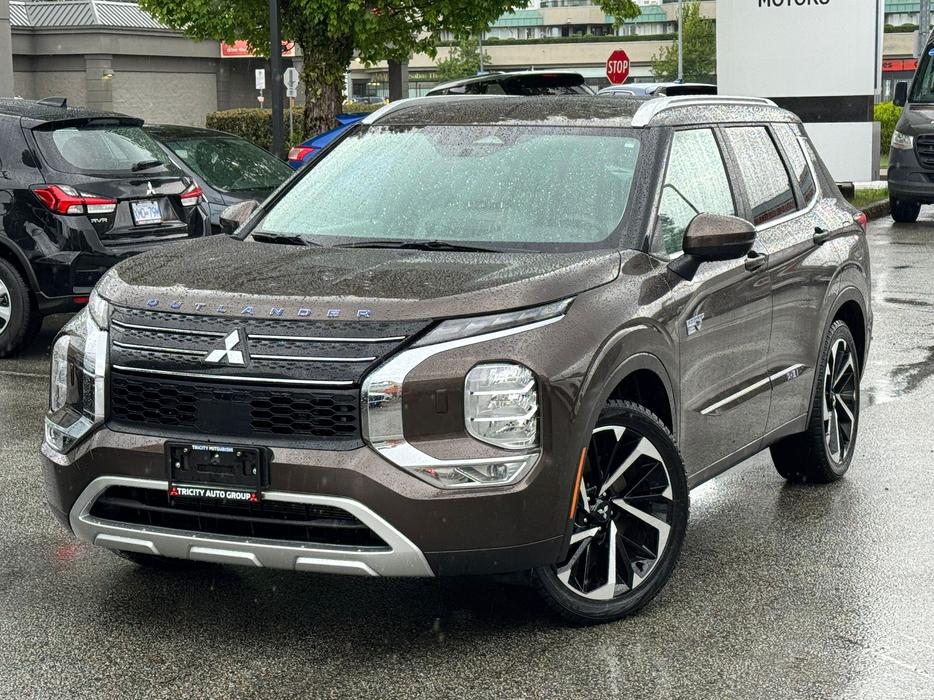 2023 Mitsubishi Outlander PHEV SEL - No Accidents, 360 Cameras, Heated Steering display photo