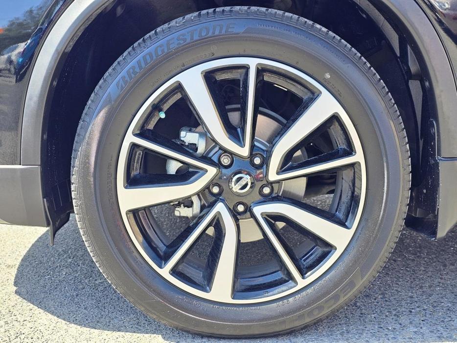 2017 Nissan Rogue AWD 4dr SL display photo