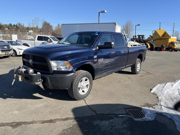 2014 RAM 3500 Long Box 4WD Crew Cab image 1