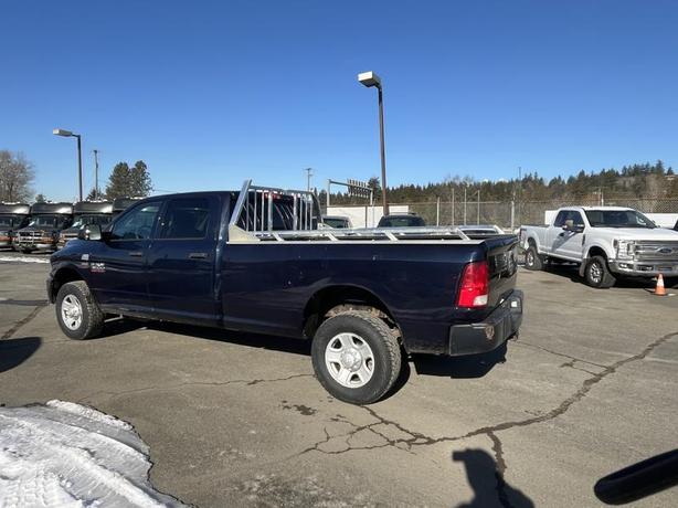 2014 RAM 3500 Long Box 4WD Crew Cab image 3